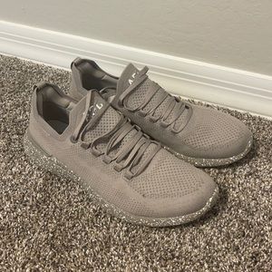 APL women’s tech loom breeze